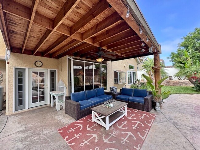 Building Photo - 5 bedroom South Temecula home with a Pool ...