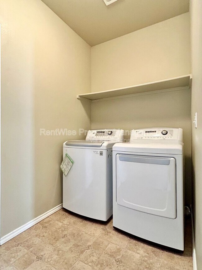 Building Photo - 10829 Cloudless St