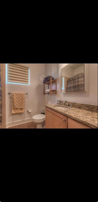 Building Photo - 4547 Washington St