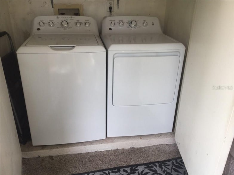 Building Photo - 3455 Countryside Blvd