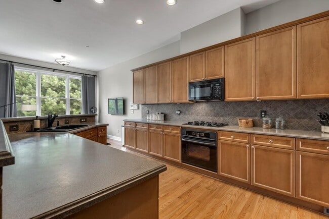 Building Photo - 1283 Creekside Pl SE