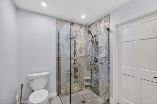 Building Photo - 168 Thornton Dr