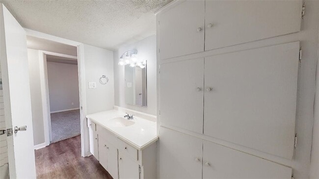 Building Photo - 3800 E 29th St