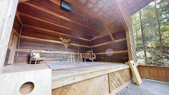 Building Photo - 15303 Midland Trail