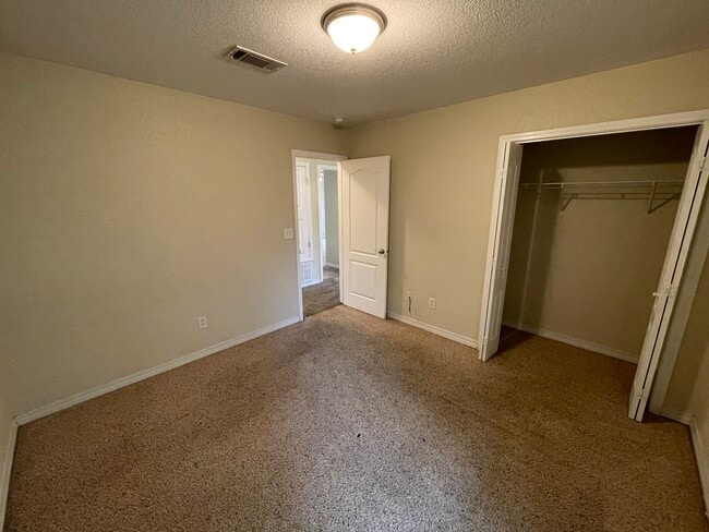 Building Photo - 5200 Arrowhead Rd