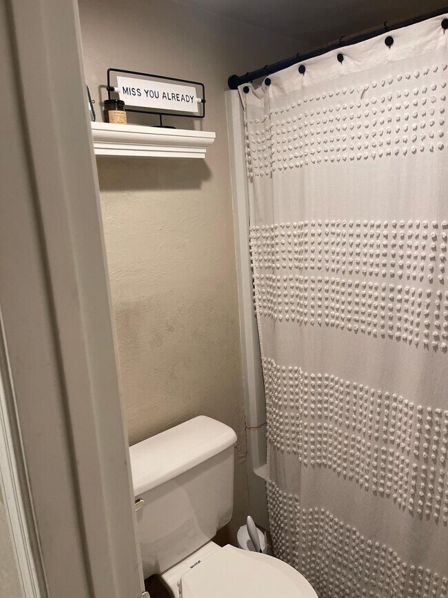 Building Photo - 10610 S 48th St