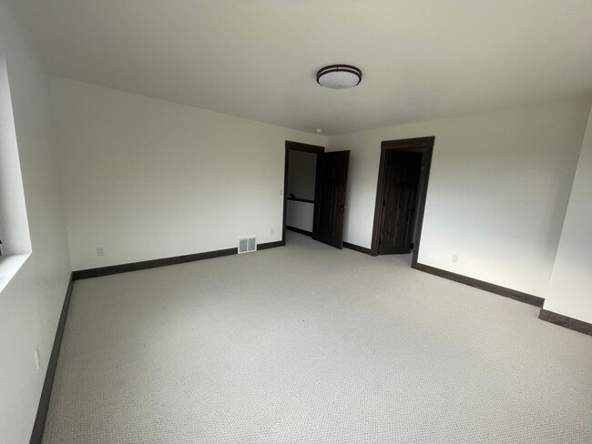 Building Photo - Whitefish Landing Town House