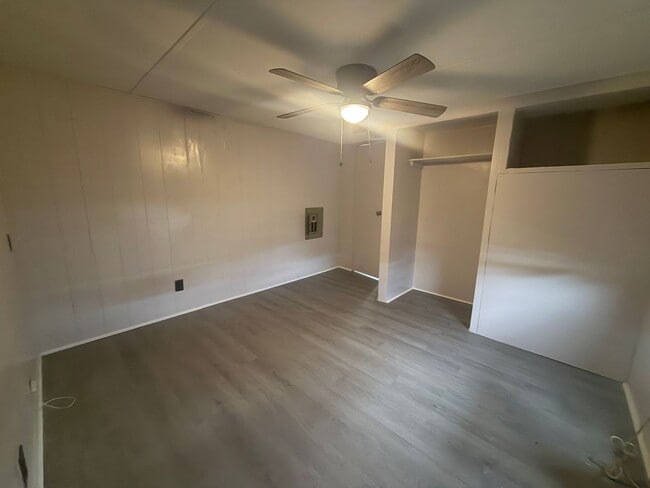 Building Photo - FOR RENT in NEW IBERIA!