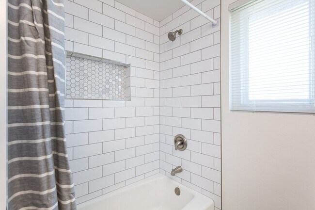 Building Photo - La Mesa Charmer with Mount Helix Views!