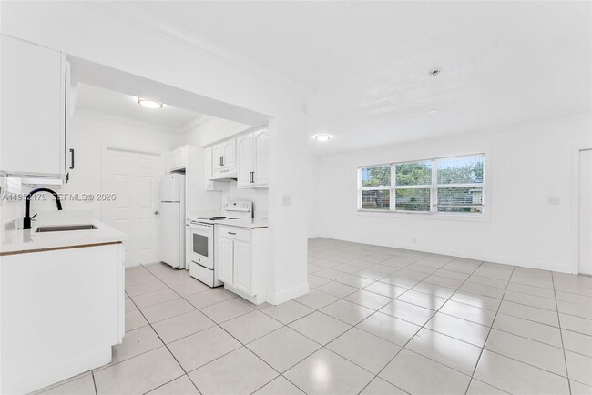 Building Photo - 1930 NW 184th St