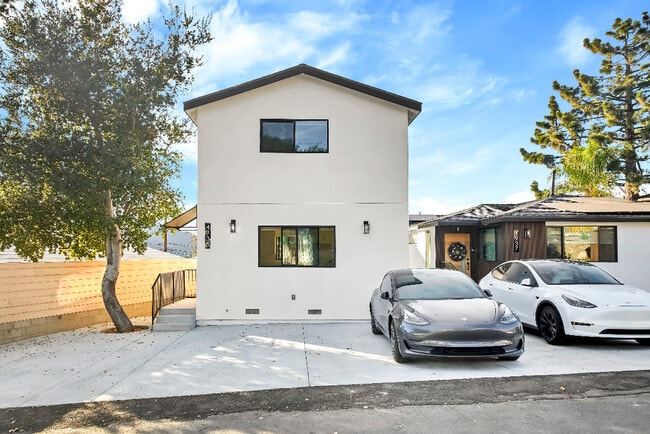 Building Photo - 4935 Cloud Ave