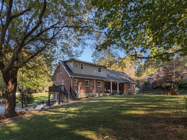 Building Photo - 317 Balsam Dr