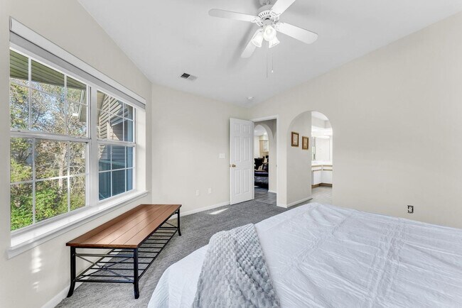 Building Photo - 155 W Rockford Dr