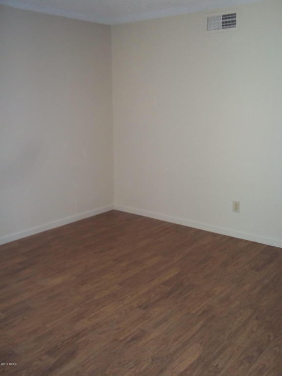 Building Photo - 2 Bedroom Condo in Great South Phoenix Location!