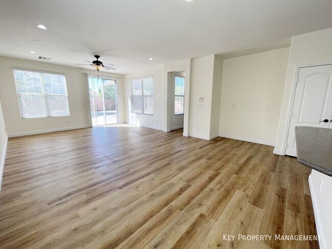 Building Photo - 2913 Big Mountain Ave