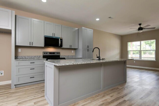 Building Photo - 2101 N 26th St