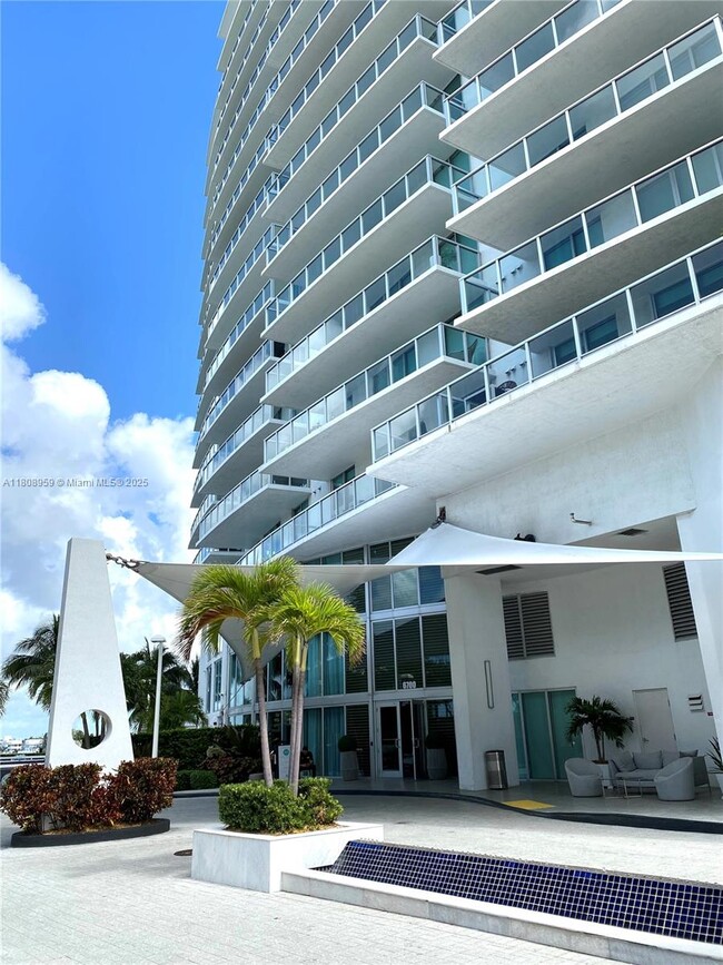 Building Photo - 6700 Indian Creek Dr