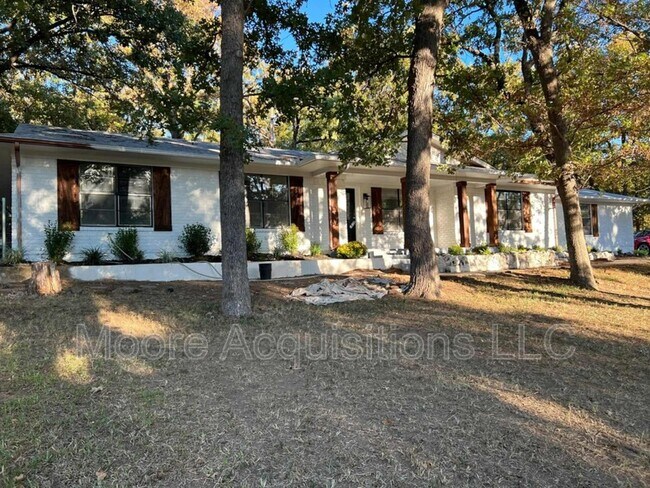 Primary Photo - 3601 Oakwood Dr