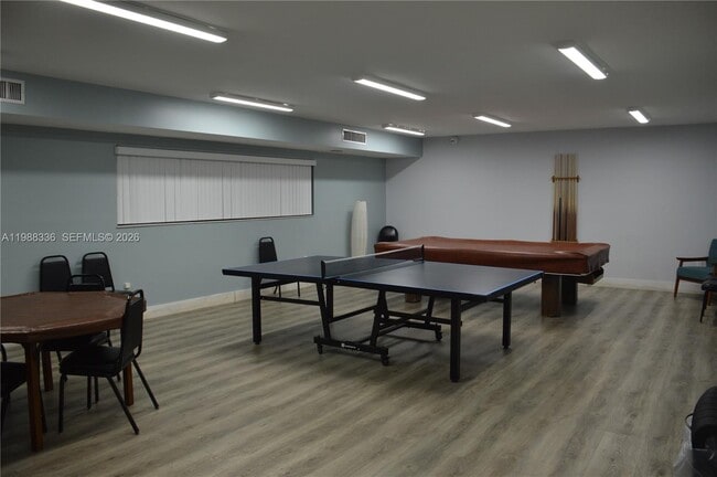 Building Photo - 461 Ives Dairy Rd