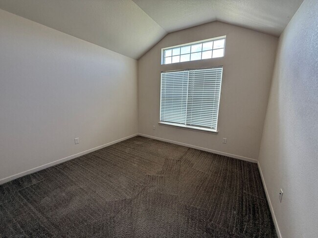 Building Photo - 3601 Salt Fork Dr