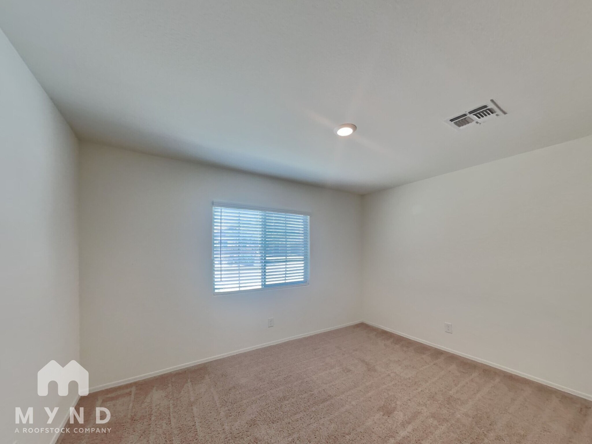 Building Photo - 1557 E Caballero Dr