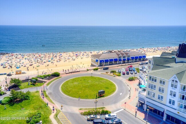 Building Photo - 364 Westwood Ave