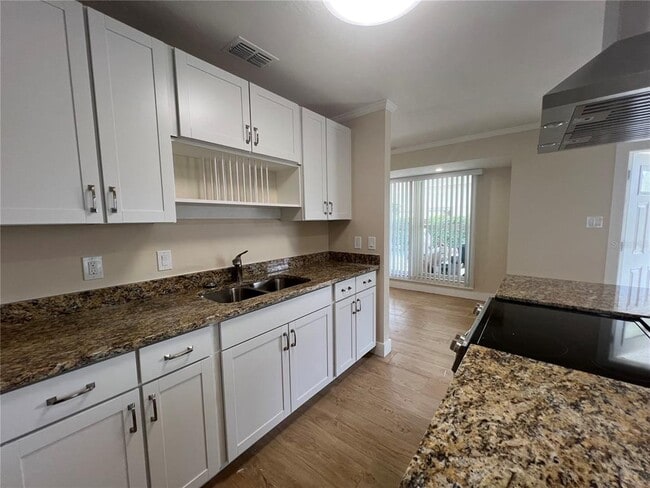 Building Photo - 2464 Picnic St