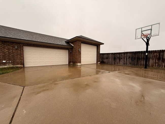 Building Photo - Purser Crossing's Finest