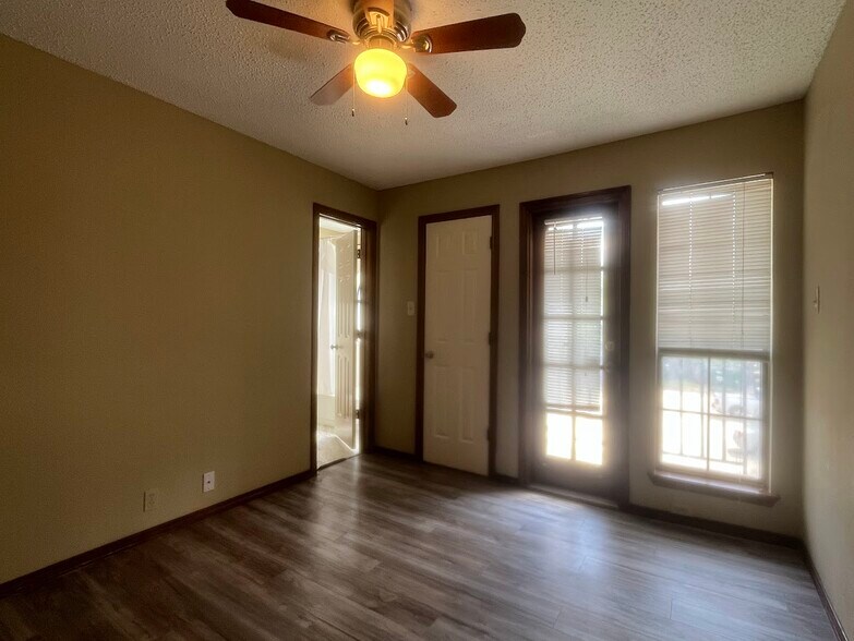 Building Photo - 6108 Abrams Rd