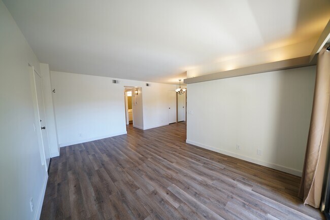 Building Photo - 28015 Sarabande Ln