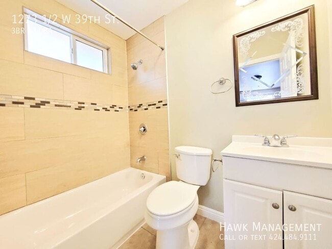 Building Photo - 1273 1/2 W 39th St.-