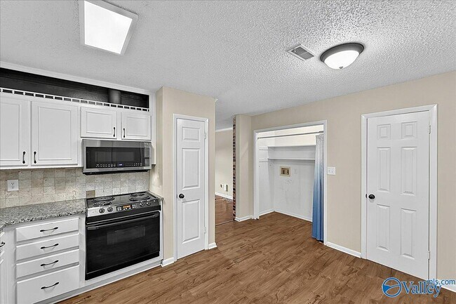 Building Photo - 13847 Mariellen Rd