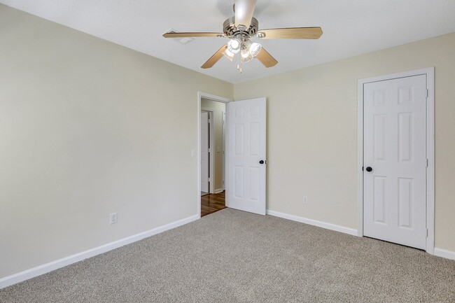 Building Photo - 110 Flat Shoal Ln