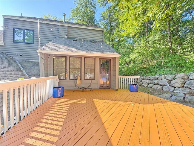 Building Photo - 13900 Hill Ridge Dr