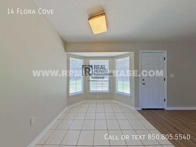 Building Photo - 14 Flora Cove