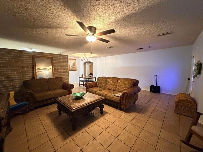 Building Photo - 307 Hancock Ct