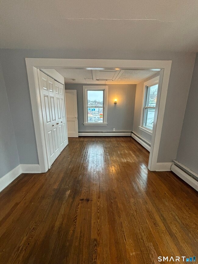 Building Photo - 126 Main St