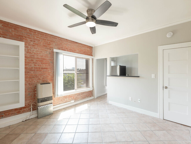 Building Photo - Kenmore Apartments