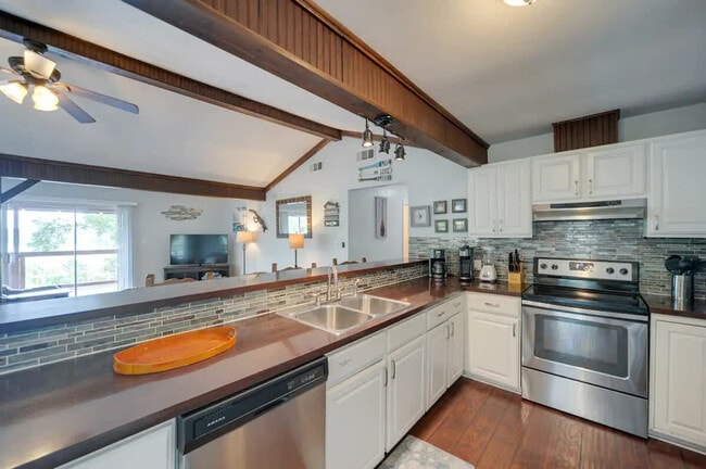 Building Photo - 1288 Canyon Springs Dr