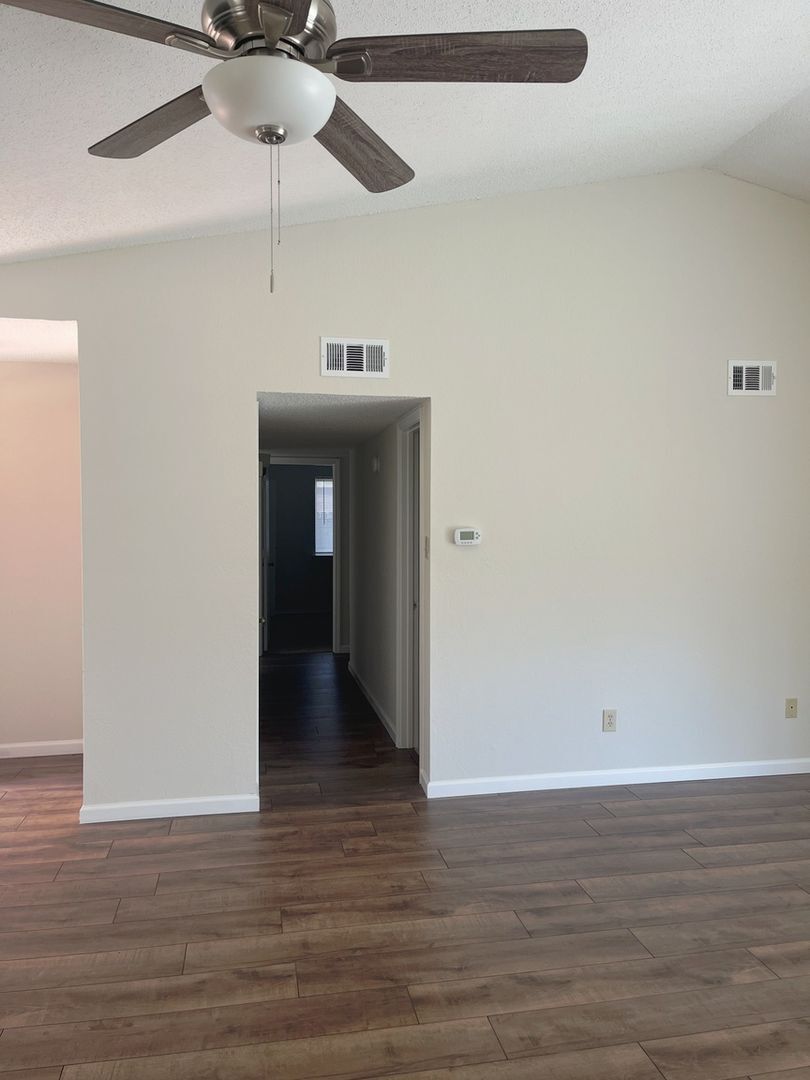 Building Photo - 2201 Sage Ln