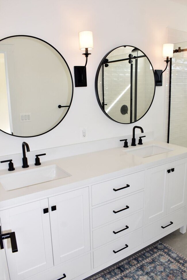 Building Photo - 9604 Blue Ash Aly