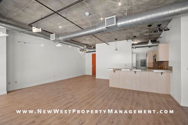 Building Photo - 877 Island Ave