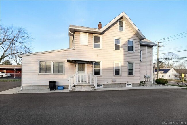 Building Photo - 132 Hemingway Ave