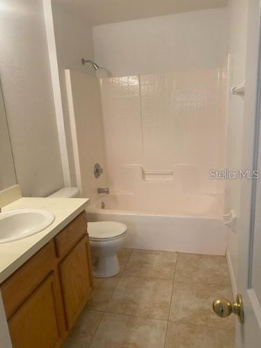 Building Photo - 749 Parrot Ct