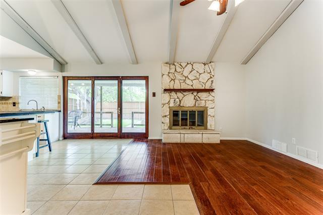 Building Photo - 638 Cranbrook Park