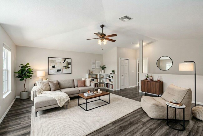 Building Photo - 1707 SE Manth Ln