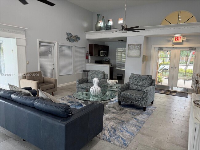 Building Photo - 882 NW 92nd Ave