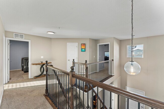 Building Photo - Beautiful 5-Bedroom, 4-Bathroom Home with ...