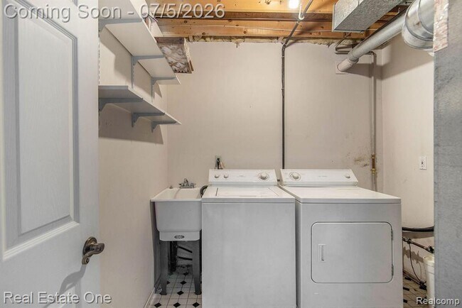 Building Photo - 9527 Greenfield Ct