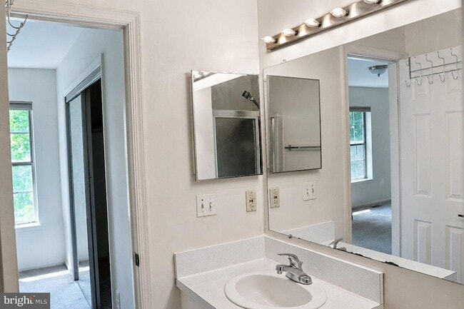 Building Photo - 2723 Manorhaven Ct